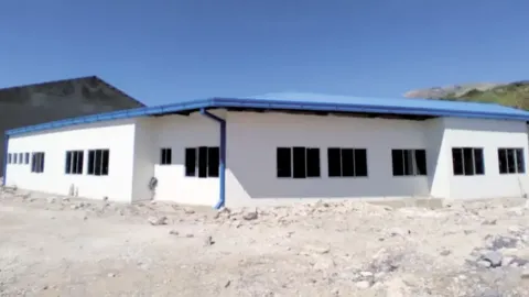 Planta para producir jugo y zumo de limón, en construcción.