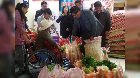 Solidaridad con familia de escasos recursos.