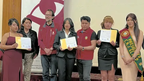 Graduados de Save the Children.
