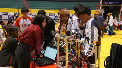 Concurso de robótica FIRST Bolivia 2025.