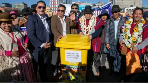 Contendedores de basura.