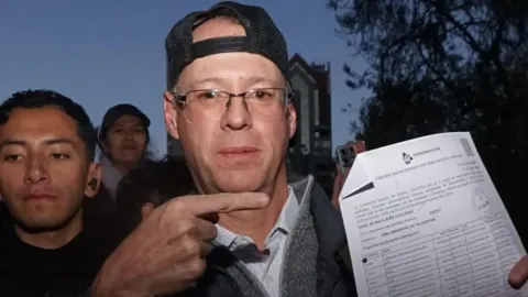 Jaime Dunn queda fuera de competencia