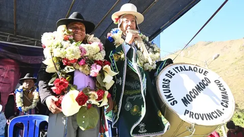 Luis Arce entrega obras en La Paz.