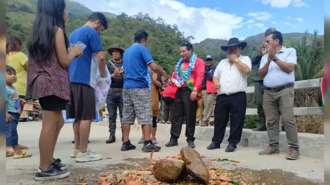Entrega del puente Río Gritado.